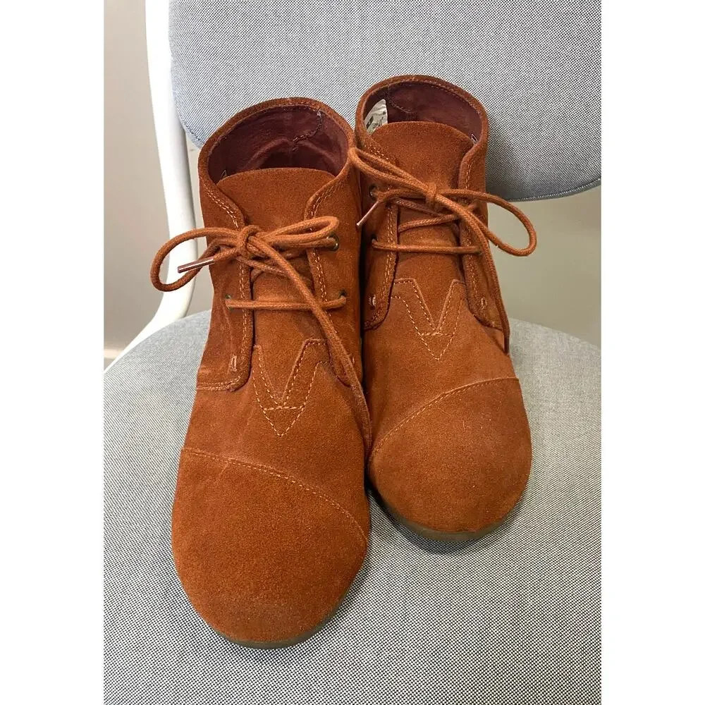 TOMs Rust Orange Brown Suede Wedges Booties Women's Size 8.5